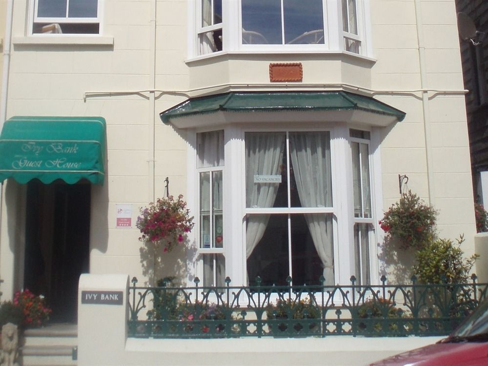 Ivy Bank Guest House Tenby Bagian luar foto