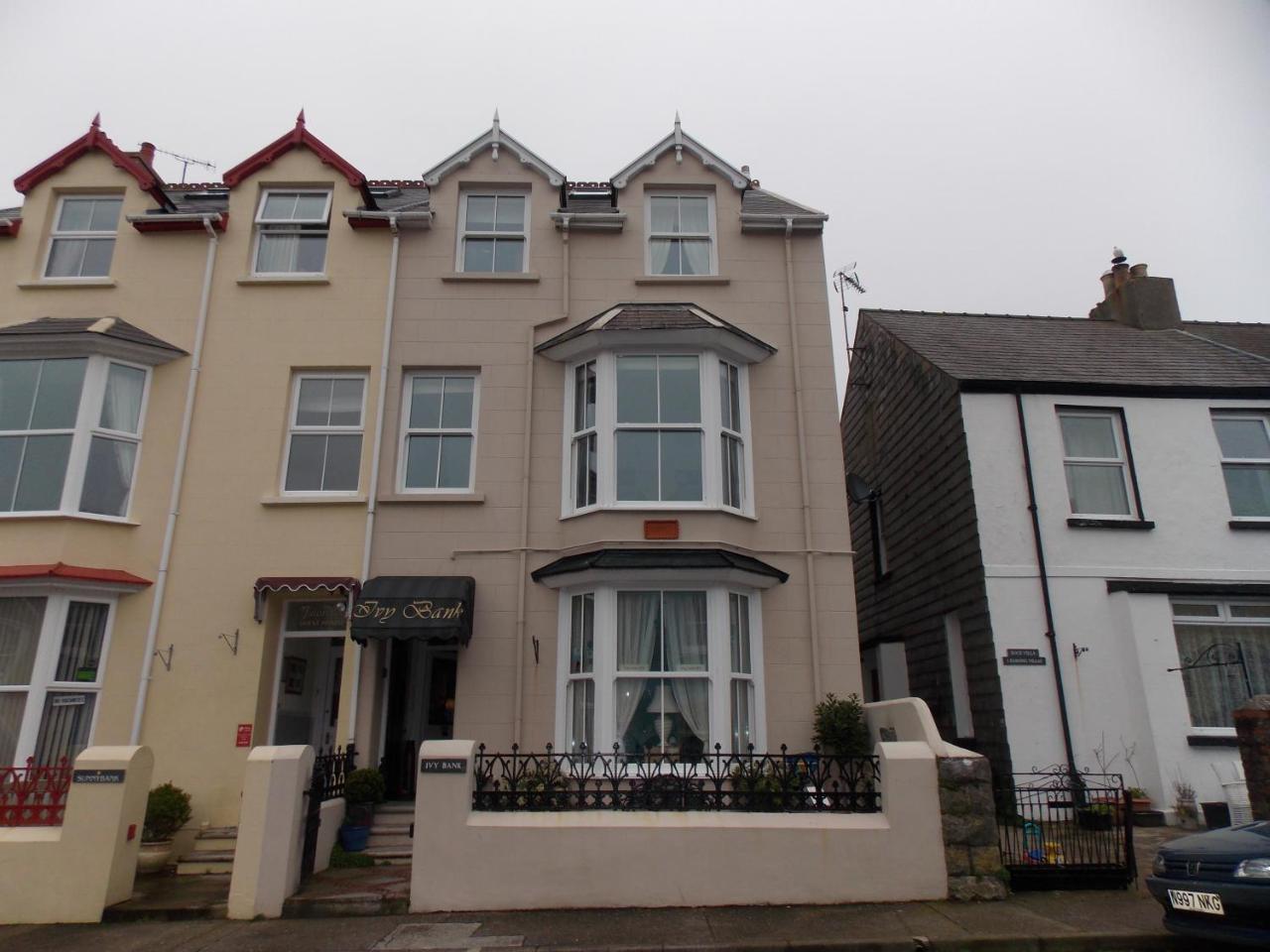 Ivy Bank Guest House Tenby Bagian luar foto