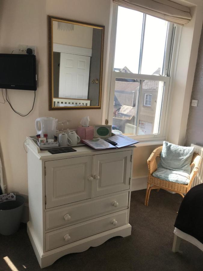 Ivy Bank Guest House Tenby Bagian luar foto