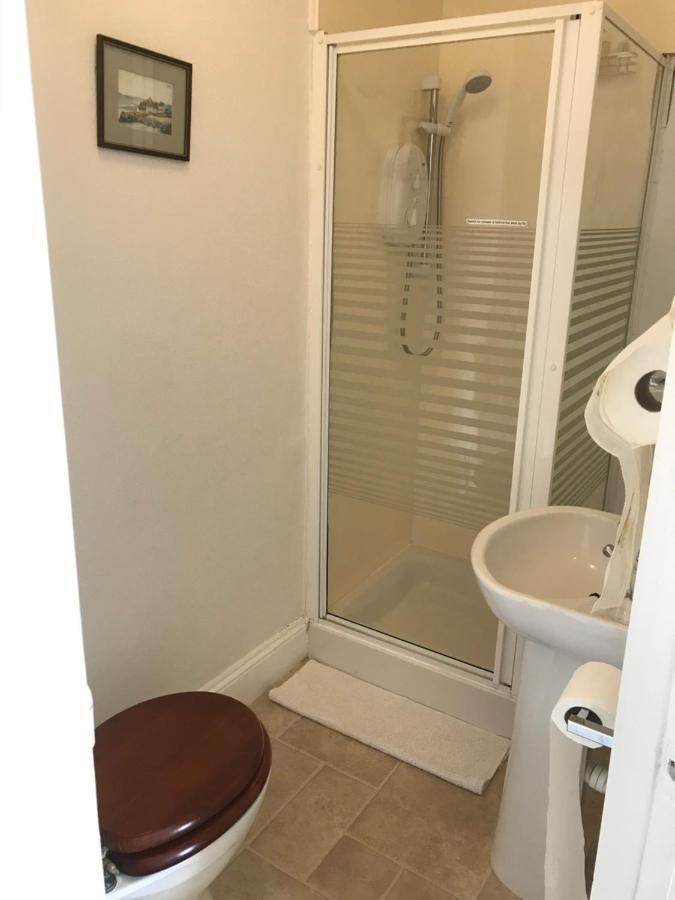 Ivy Bank Guest House Tenby Bagian luar foto