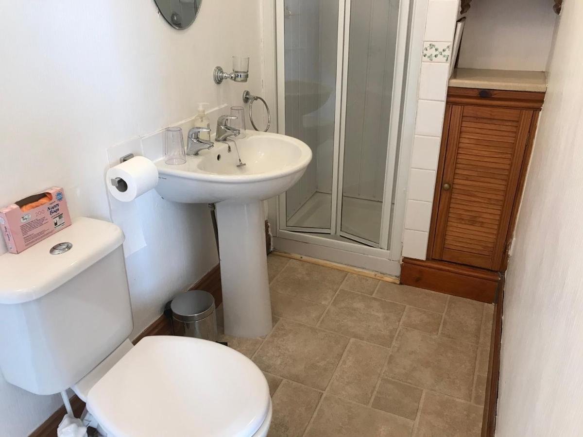 Ivy Bank Guest House Tenby Bagian luar foto