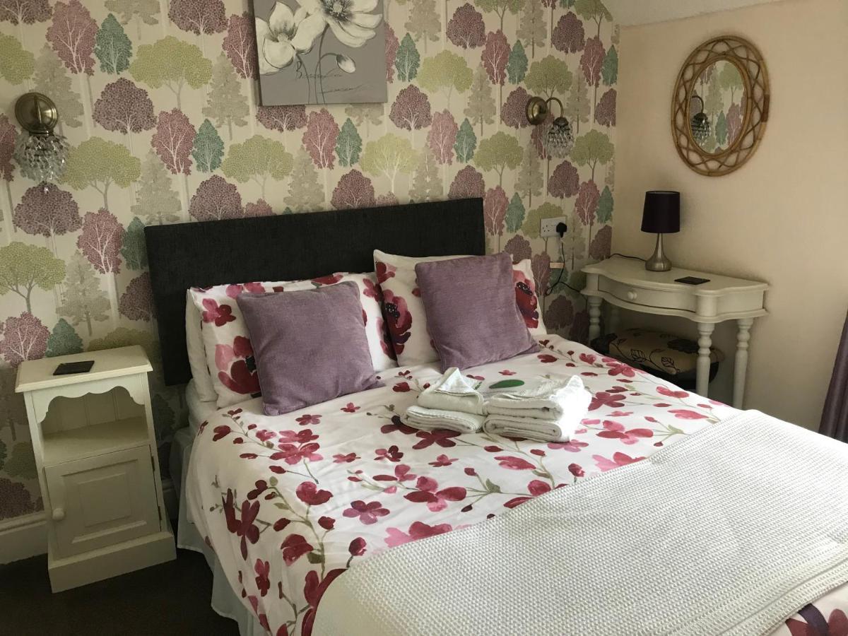 Ivy Bank Guest House Tenby Bagian luar foto