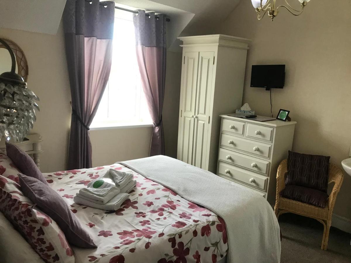 Ivy Bank Guest House Tenby Bagian luar foto